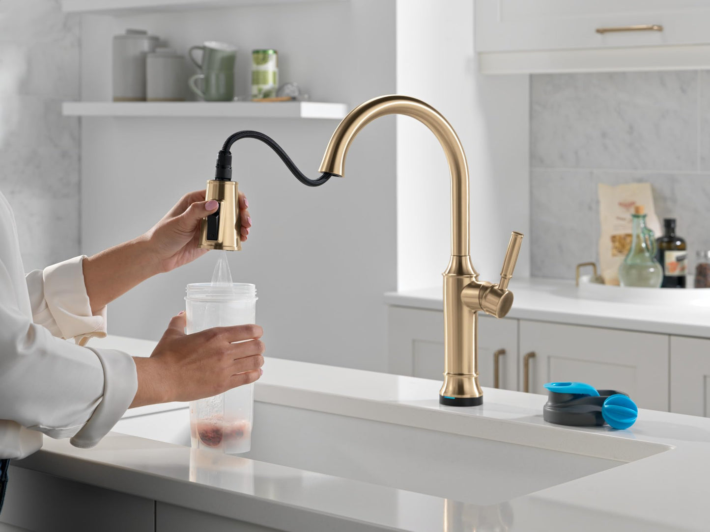 Delta Faucet Renaldi Touchless Kitchen Faucet with Touch Technology, Gold Kitchen Sink Faucet, Delta ProClean Kitchen Faucet, Pull Down Kitchen Faucet, Lumicoat Champagne Bronze 9184TL-CZ-PR-DST