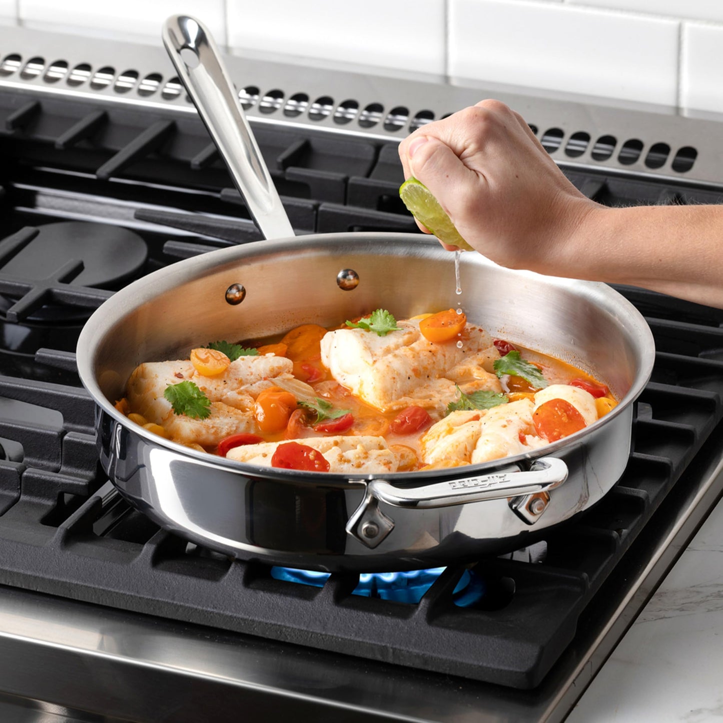 All-Clad D3 Stainless Steel Cookware Set - 10-Piece Pots and Pans Set, Induction, Oven Broiler Safe 600F - Includes Frying Pans, Saucepan, Sauté-Pan, Stockpot, Professional Cookware - Stainless Steel